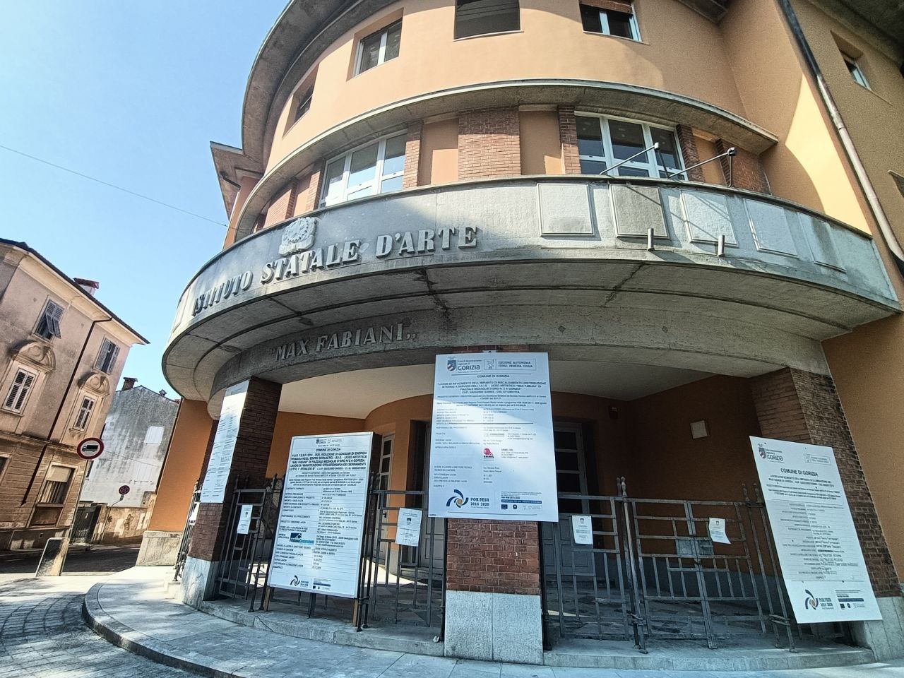 Immagine per Slitta il rientro al liceo Fabiani, 320 ragazzi restano in via Vittorio Veneto